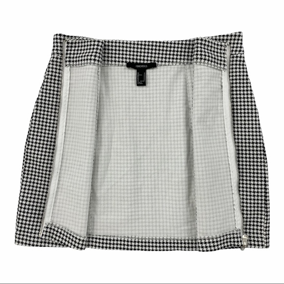 Houndstooth Zipper Front Black and White Body Con Mini Skirt by Forever 21 - Picture 5 of 12